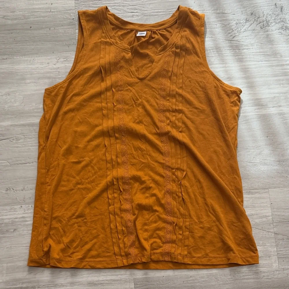 Old Navy Women's Sleeveless Pintuck Tank Top in Mustard